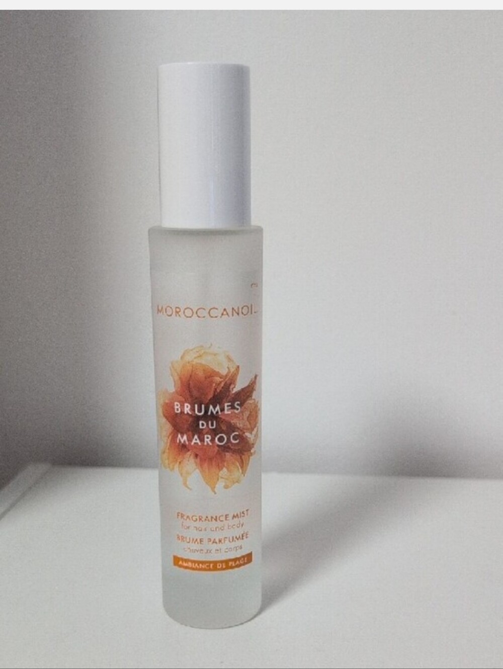 Moroccanoil Brumes du Maroc Fragrance Mist - white & amber design